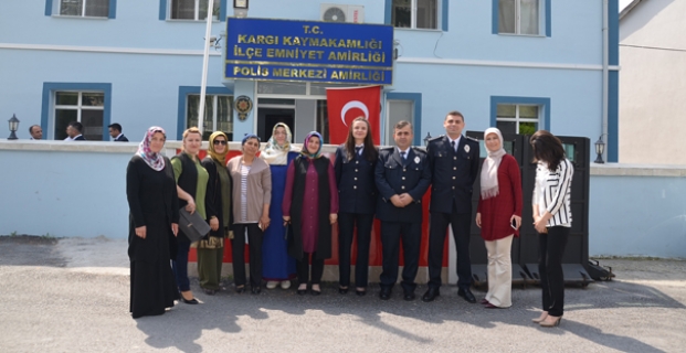 Ak Parti Kadın Kolları, Polis Bayramını kutladı