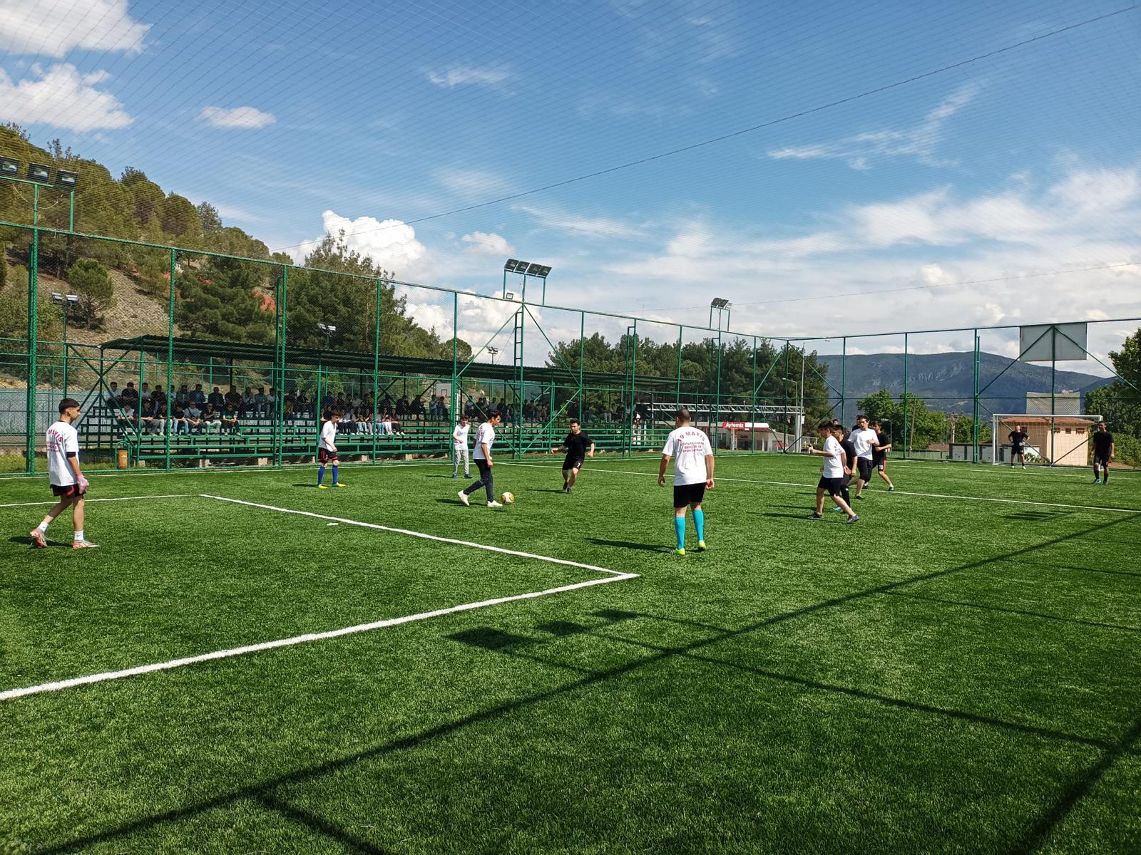 19 Mayıs Haftası futbol müsabakasına yoğun ilgi