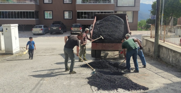 Kargı’da bozulan asfalt yollar onarıldı