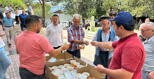 Kargı Belediyesi vatandaşlara Aşure dağıttı