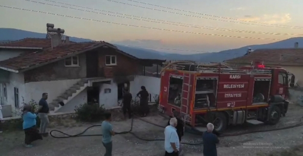 Kargı'da müstakil bir evde çıkan yangın hızlı müdahale ile büyümeden söndürüldü