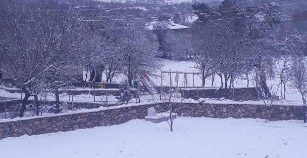 Kargı'ya mevsimin ilk karı yağdı