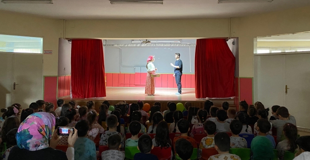 Kargı Fen Lisesi öğrencilerinden miniklere masal dünyasına yolculuk