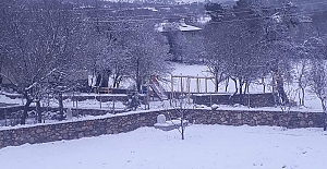 Kargı'ya mevsimin ilk karı yağdı